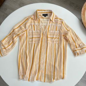 Medium women’s blouse.